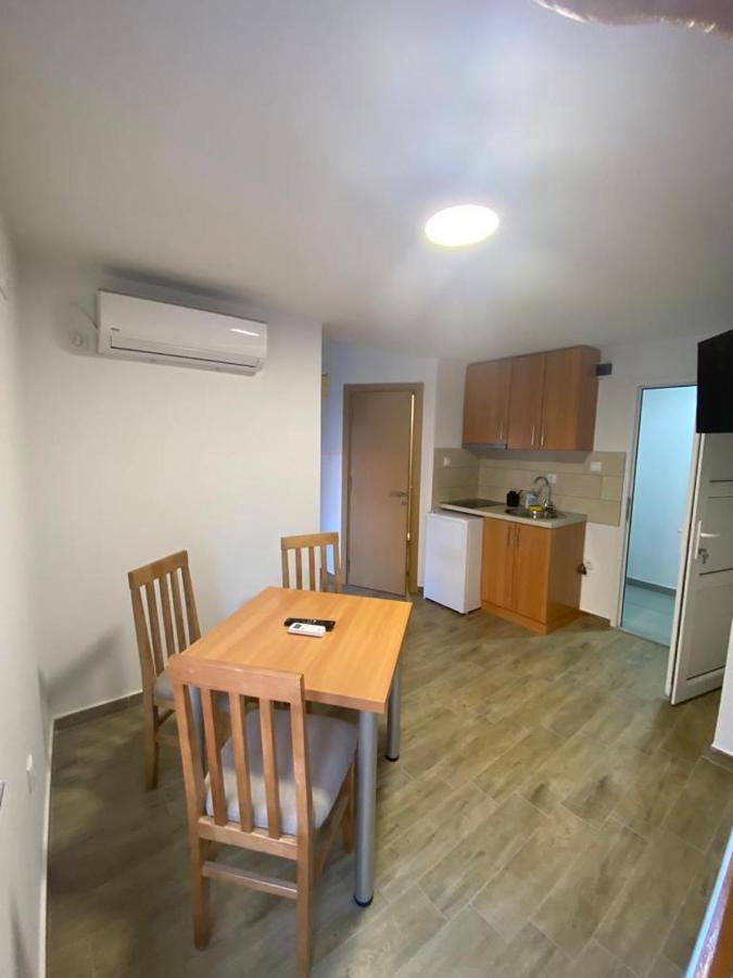 Vila Lena Appartement Bela Crkva  Buitenkant foto