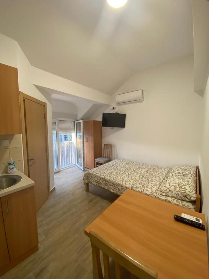 Vila Lena Appartement Bela Crkva  Buitenkant foto
